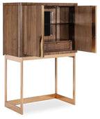 Eleana Bar on Stand
