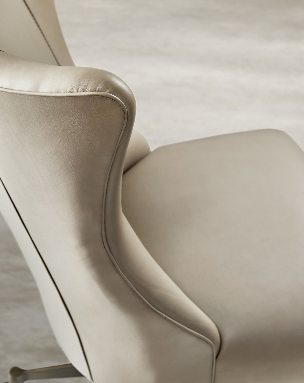 Lynn Executive Swivel Tilt Chair